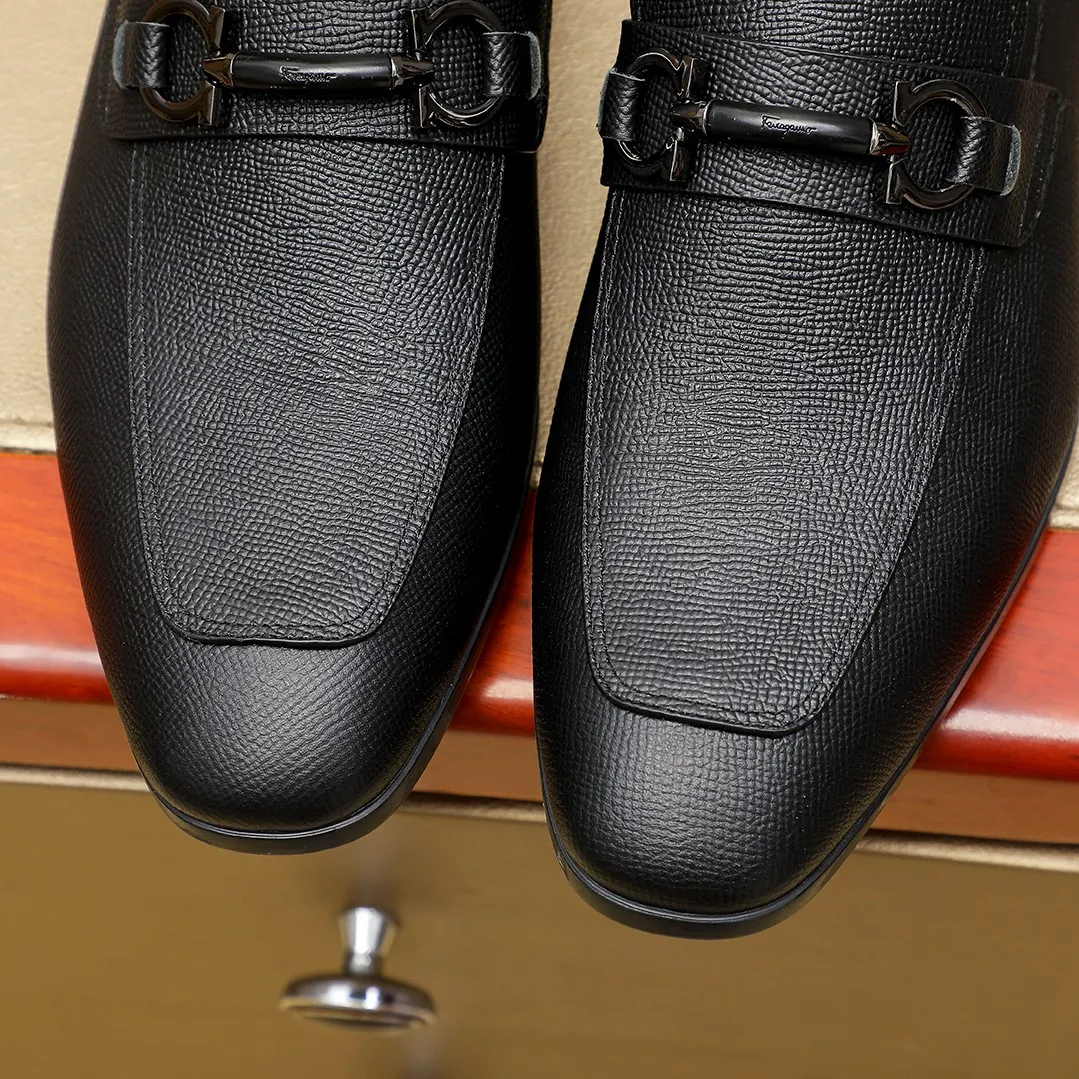 Men's shoes 💰600 🕷🕷🐂【Ferragamo】 Popular fashionable casual shoes🇨🇳Official website counter 1:1 production, original mold opening💯Good quality can be seen, imported high-end first-layer pebbled calfskin, water-dyed🐂leather lining🌿very clear texture, high-quality waterproof, non-slip and wear-resistant outsole🎋high quality and low price, truly handmade🍓, 7 colors available! Code number 38-44 (45. To be customized)